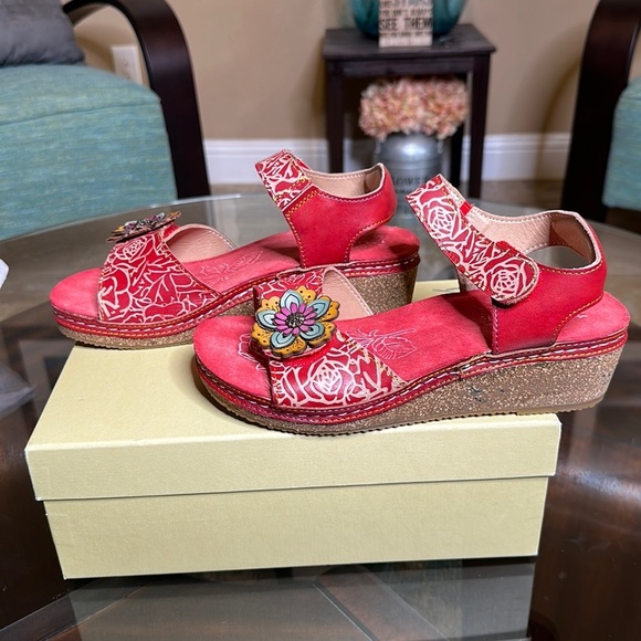 L'artiste By Spring Step Cuteness Sandals
Women's 7.5-8 /38 RED Multic… - Picture 3 of 9
